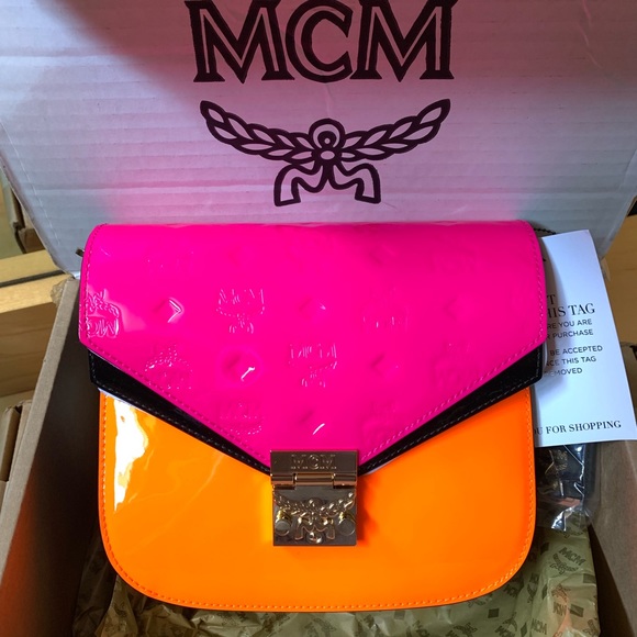 Patricia Shoulder Bag in Monogram Patent Leather - Picture 6 of 8